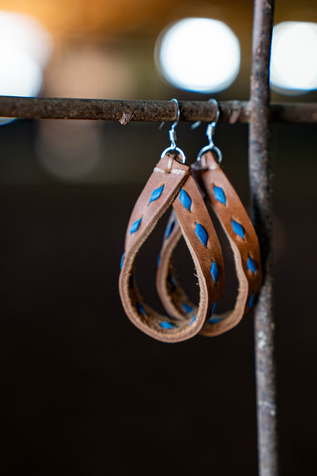 Buckstitch Hoops - Saddle Tan & Denim Blue