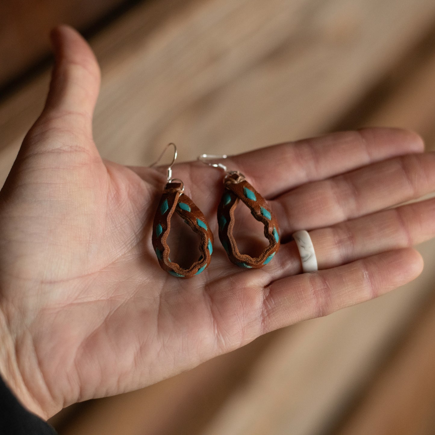 Buckstitch Mini Hoops - Saddle Tan & Turquoise