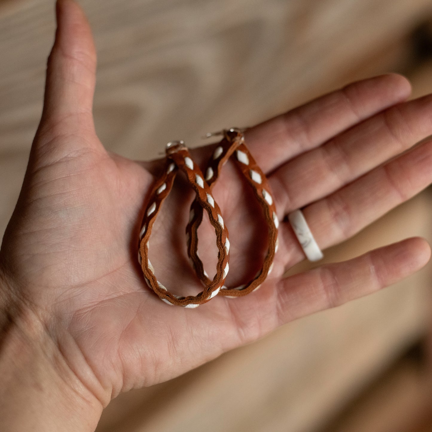 Buckstitch Hoops - Saddle Tan & White