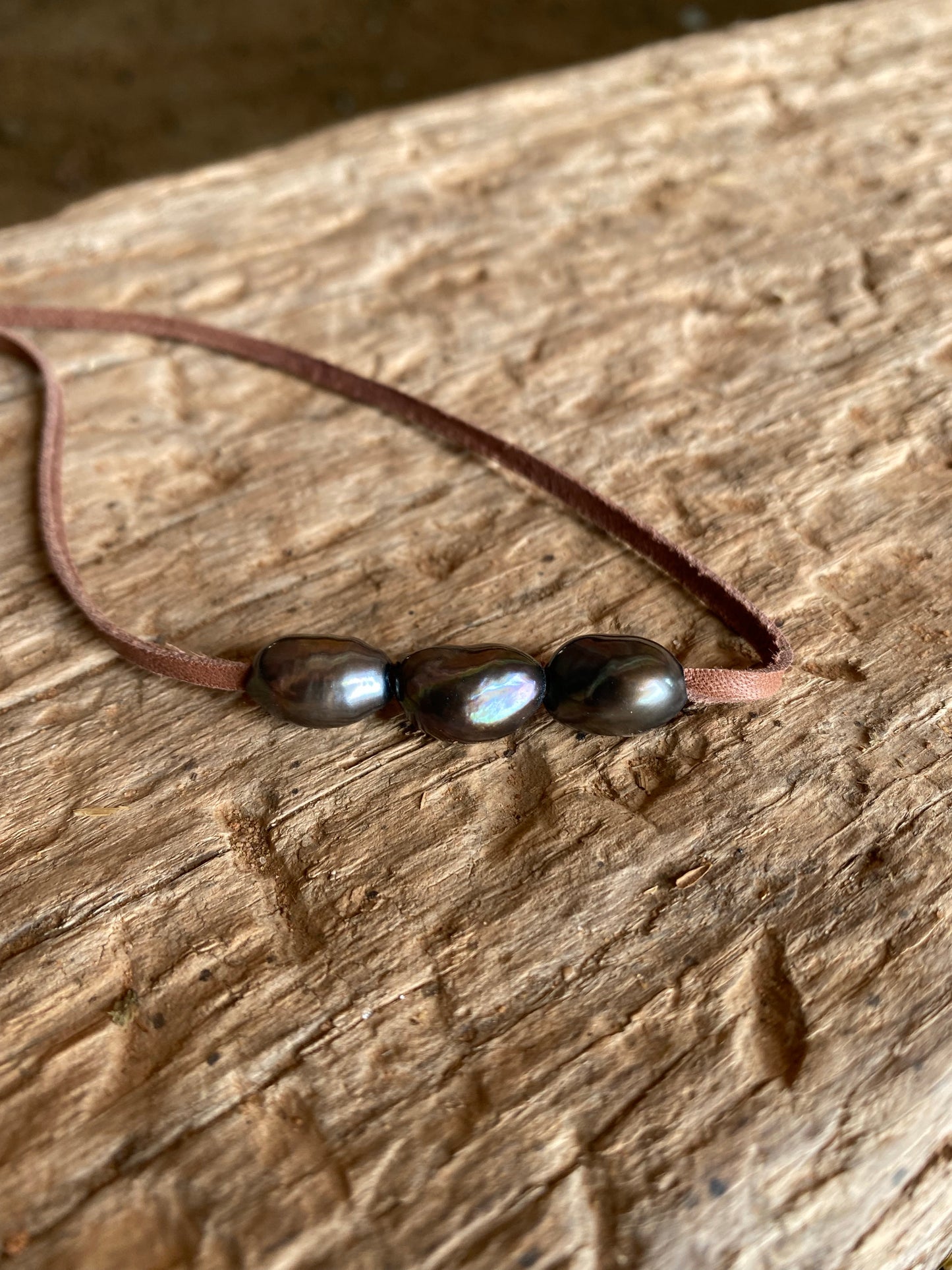 Peacock Pearl Choker